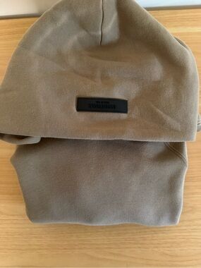 FEAR OF GOD ESSENTIALS HOODIE